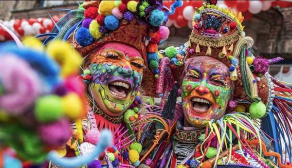 Carnavales en Discoteca Sala La Riviera. Disfraces, colores, alegría y mucha diversión. La mejor fiesta de Carnaval