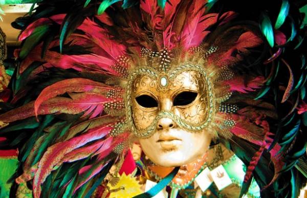 Carnavales en Discoteca Nazca. Disfraces, colores, alegría y mucha diversión. La mejor fiesta de Carnaval