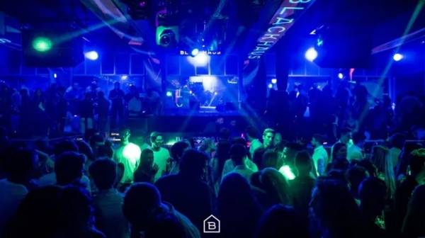 Fiesta NocheBuena Discoteca Blackhaus Madrid
