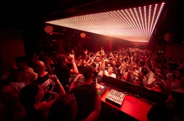 Fiesta Nochevieja discoteca Nox Club Madrid